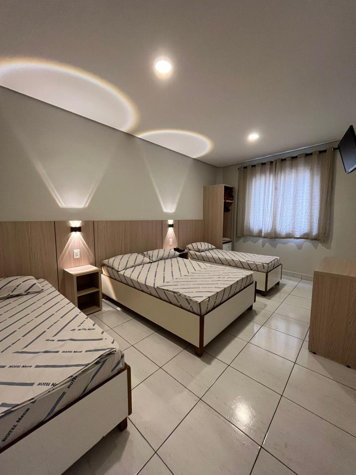 Hotel Neon - Proximo A 25 De Marco, Bom Retiro E Bras, A 2Min Do Mirante Sampa Sky E Pista De Skate Anhangabau Сан-Пауло Экстерьер фото