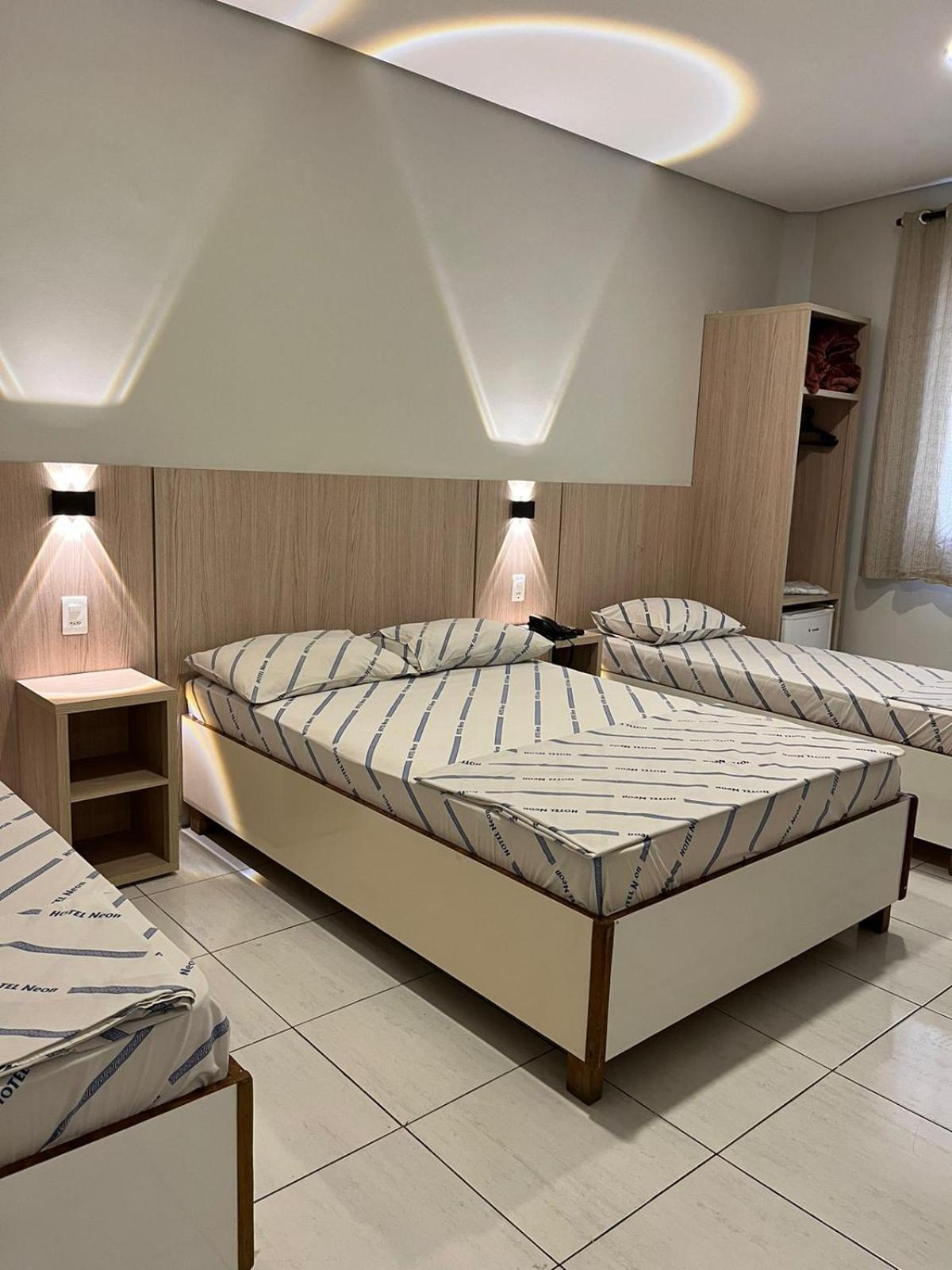 Hotel Neon - Proximo A 25 De Marco, Bom Retiro E Bras, A 2Min Do Mirante Sampa Sky E Pista De Skate Anhangabau Сан-Пауло Экстерьер фото