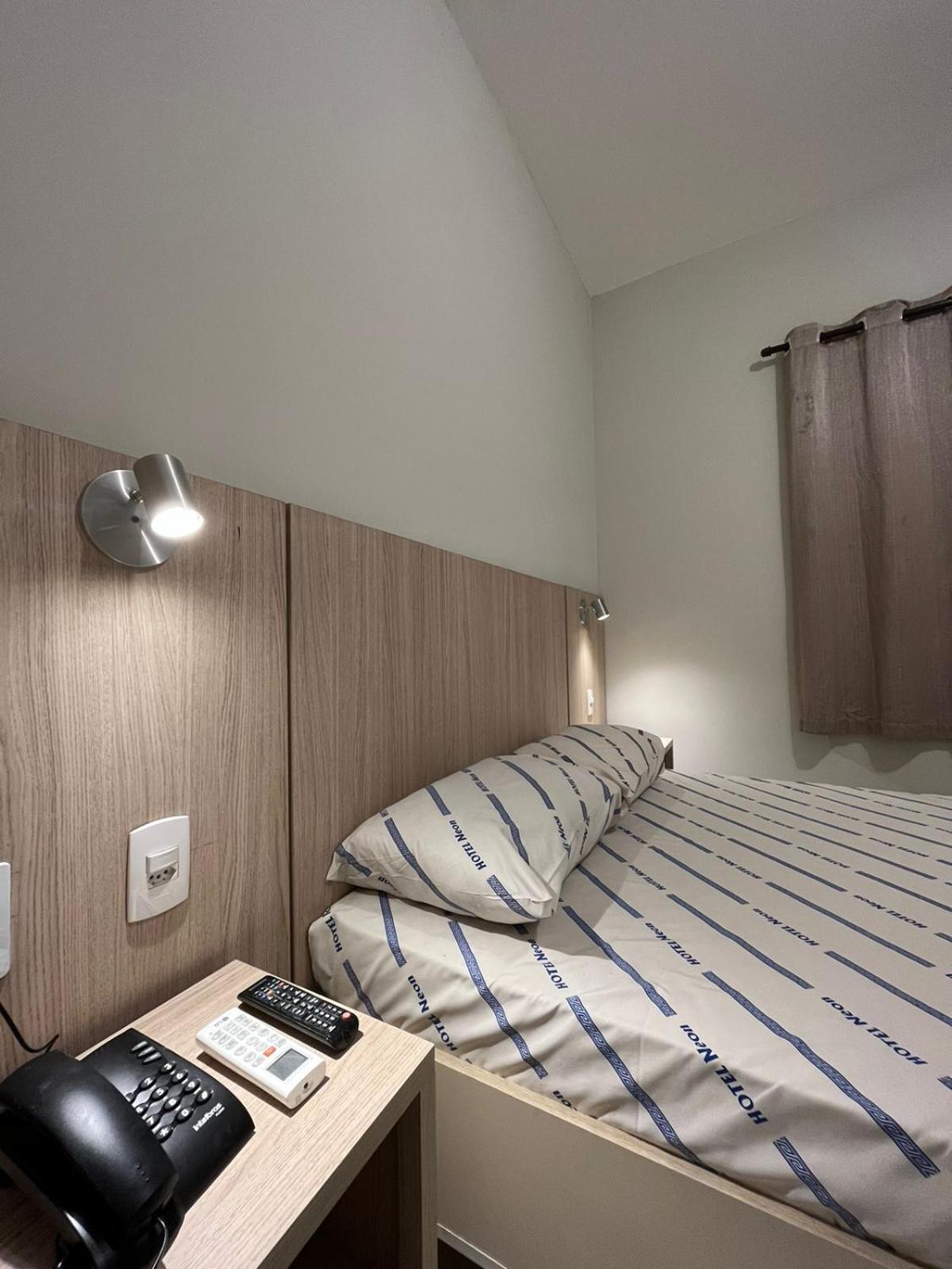 Hotel Neon - Proximo A 25 De Marco, Bom Retiro E Bras, A 2Min Do Mirante Sampa Sky E Pista De Skate Anhangabau Сан-Пауло Экстерьер фото