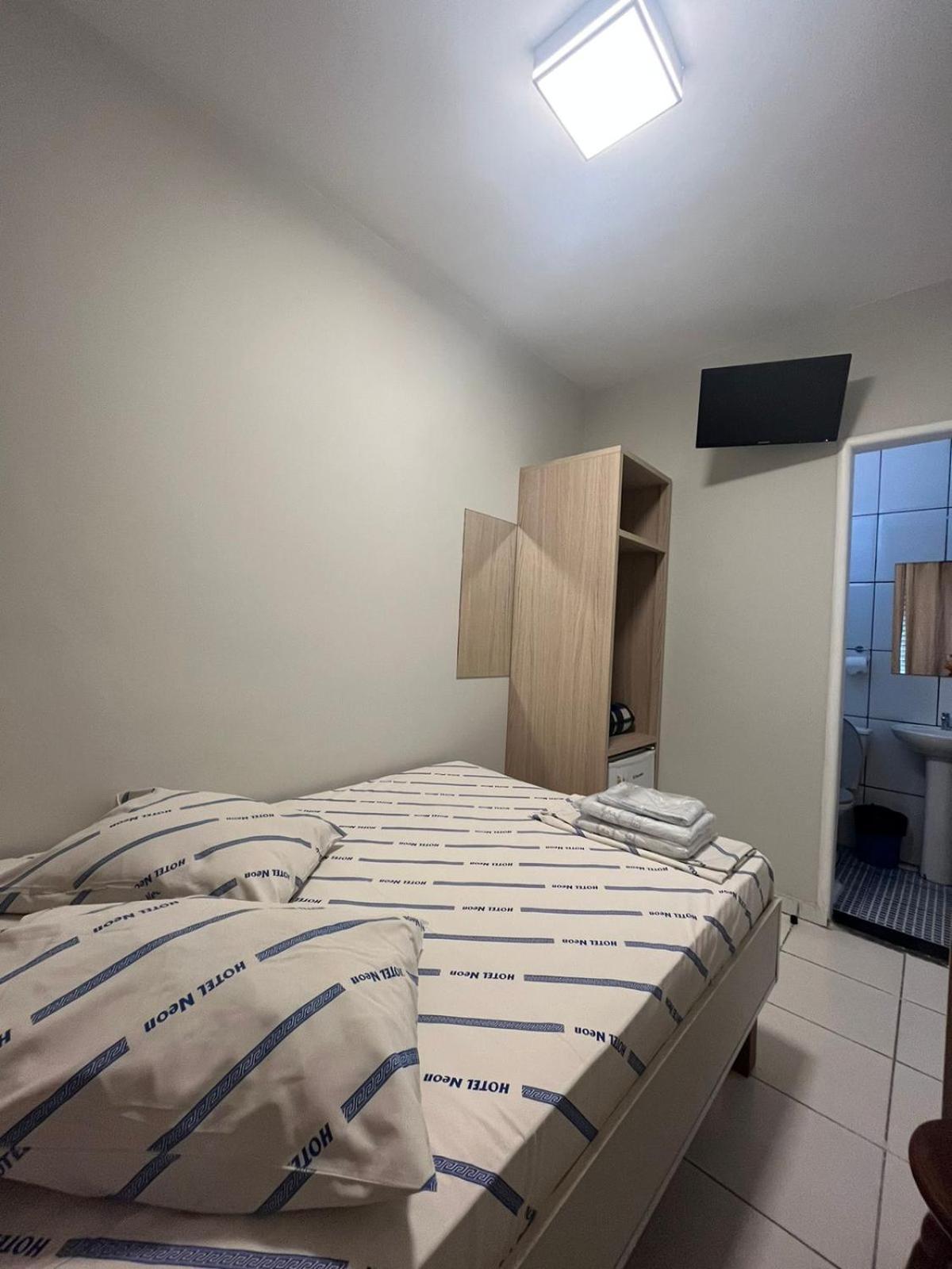 Hotel Neon - Proximo A 25 De Marco, Bom Retiro E Bras, A 2Min Do Mirante Sampa Sky E Pista De Skate Anhangabau Сан-Пауло Экстерьер фото