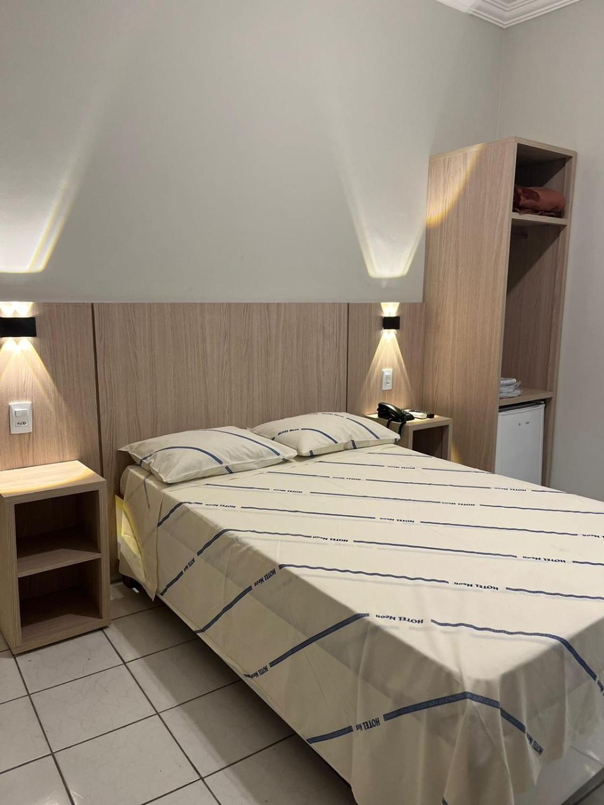 Hotel Neon - Proximo A 25 De Marco, Bom Retiro E Bras, A 2Min Do Mirante Sampa Sky E Pista De Skate Anhangabau Сан-Пауло Экстерьер фото